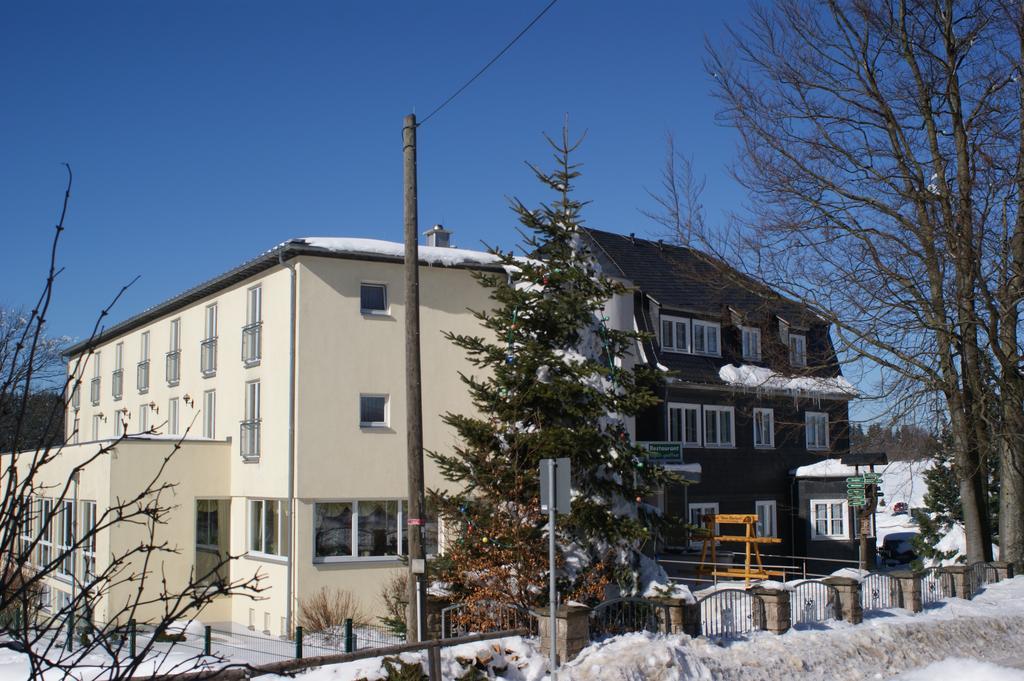 Hotel Haus Oberland Masserberg Buitenkant foto