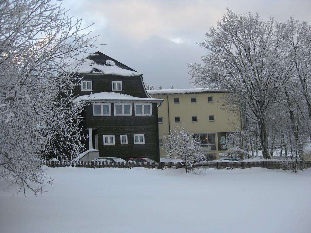 Hotel Haus Oberland Masserberg Buitenkant foto