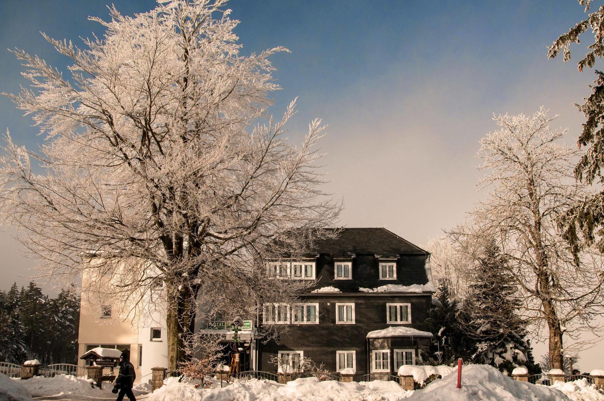 Hotel Haus Oberland Masserberg Buitenkant foto
