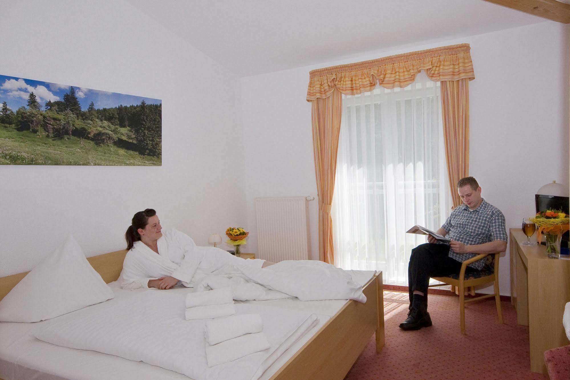 Hotel Haus Oberland Masserberg Buitenkant foto