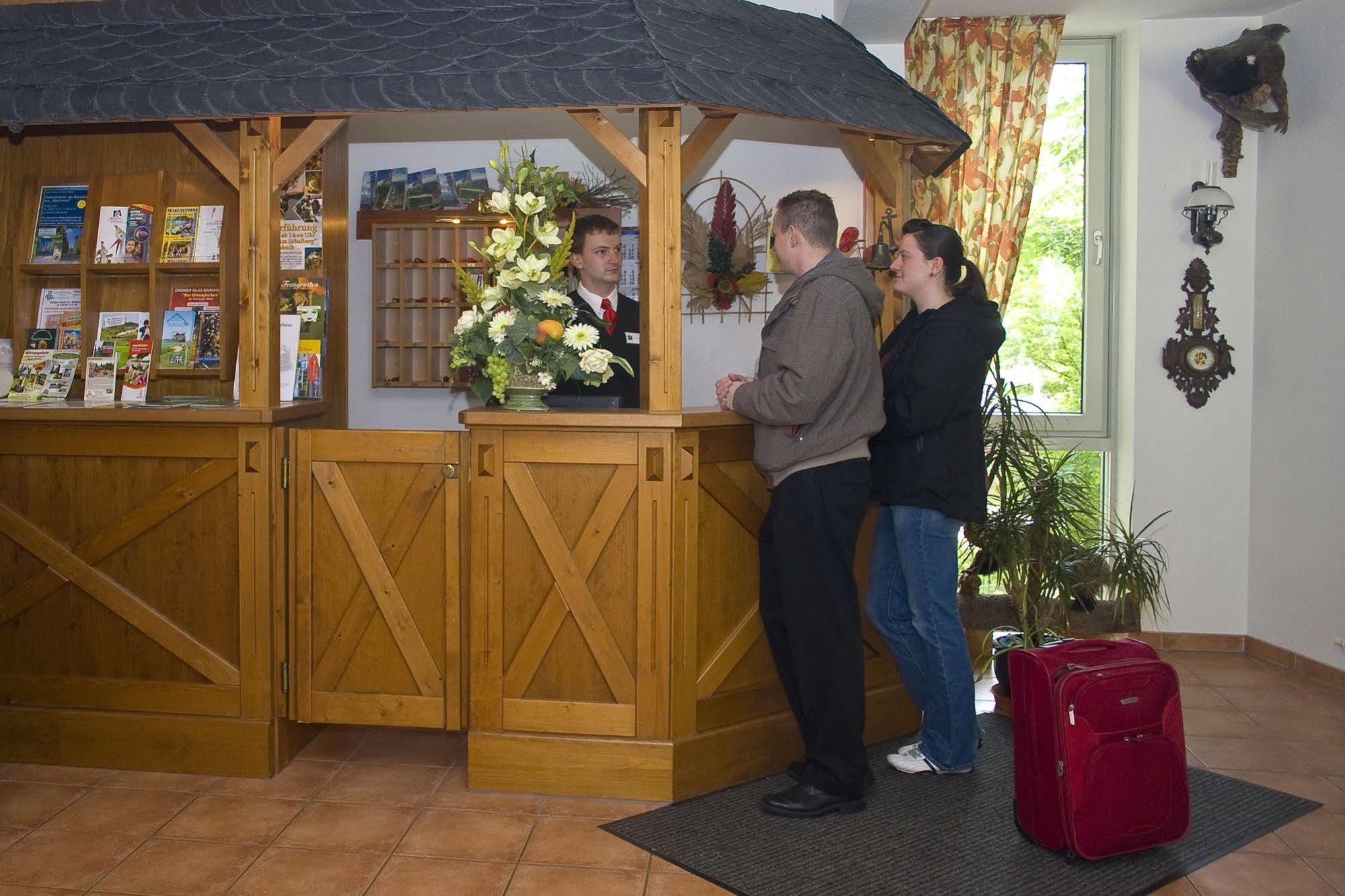 Hotel Haus Oberland Masserberg Buitenkant foto