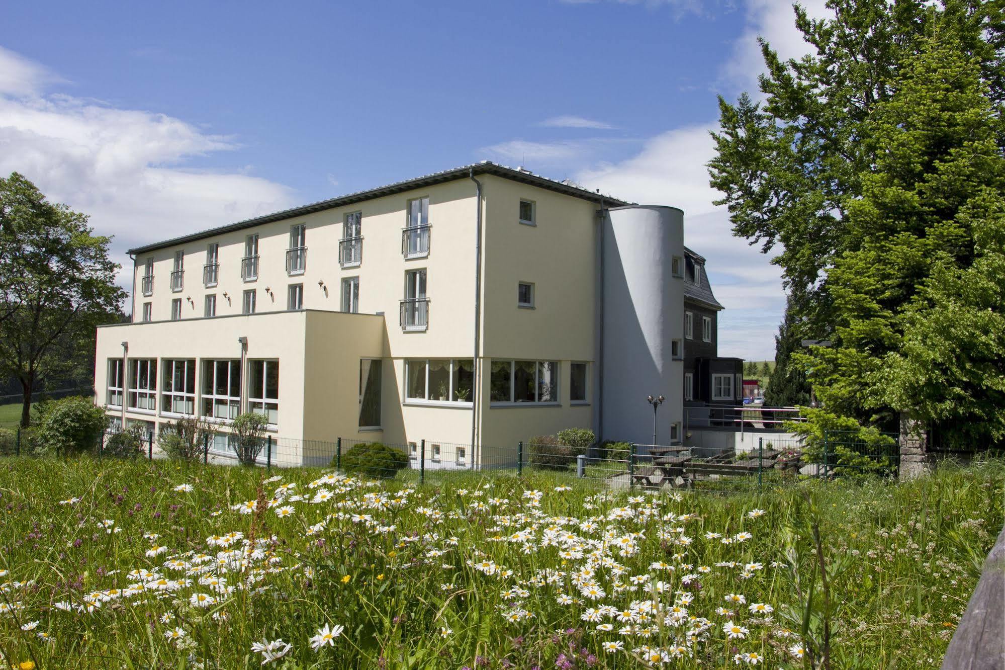 Hotel Haus Oberland Masserberg Buitenkant foto